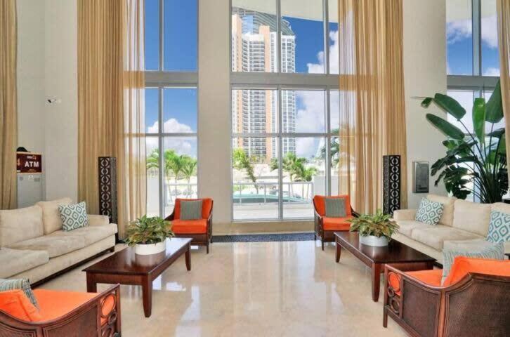 Beachfront Resort - Pool - Ocean View Balcony- Gym Miami Beach Eksteriør billede